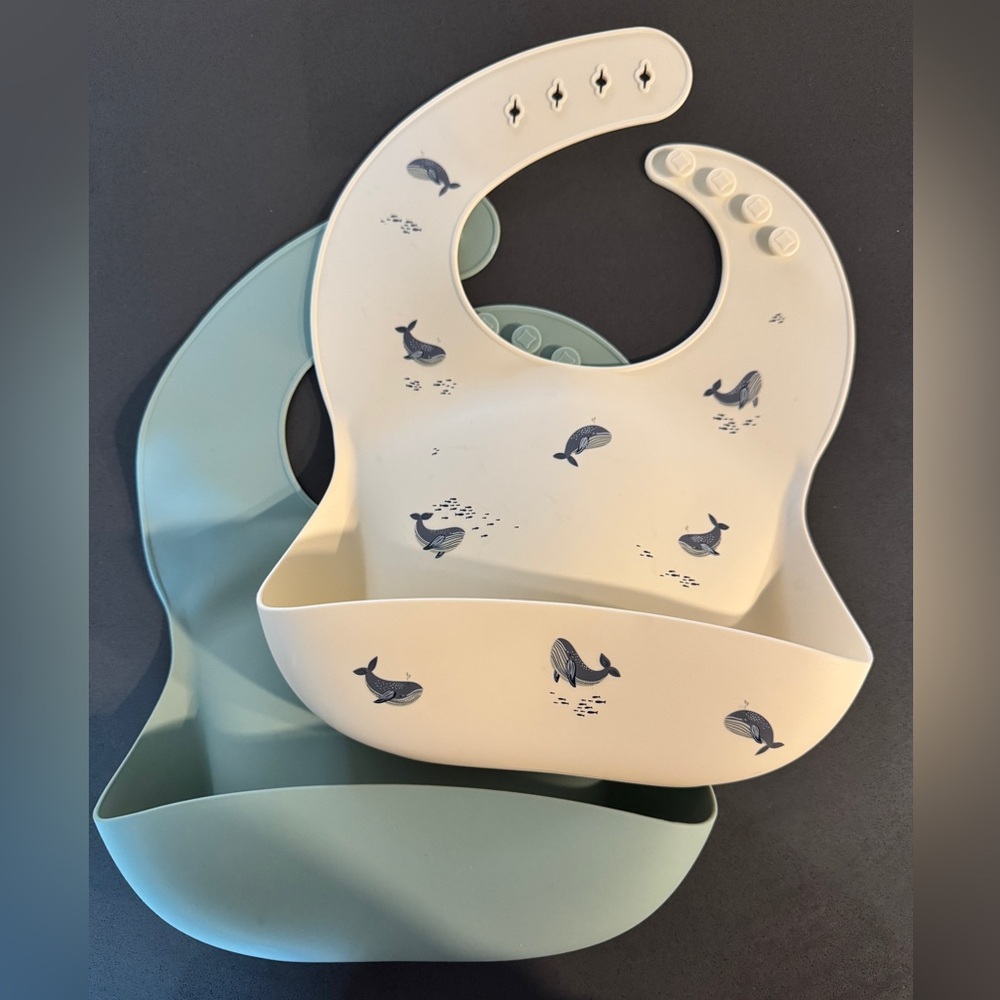 Mushie Whale Print Silicone Bib Set - Cream and Green